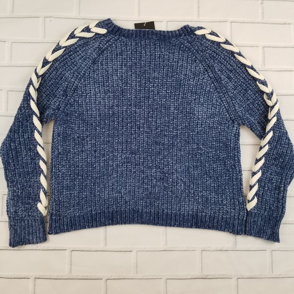 Gee Gee Shoe lace Sleeve Sweater - Picture 4 of 7